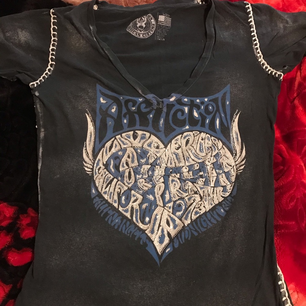 Buckle tops